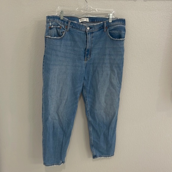 Mom High Rise - Picture 1 of 3